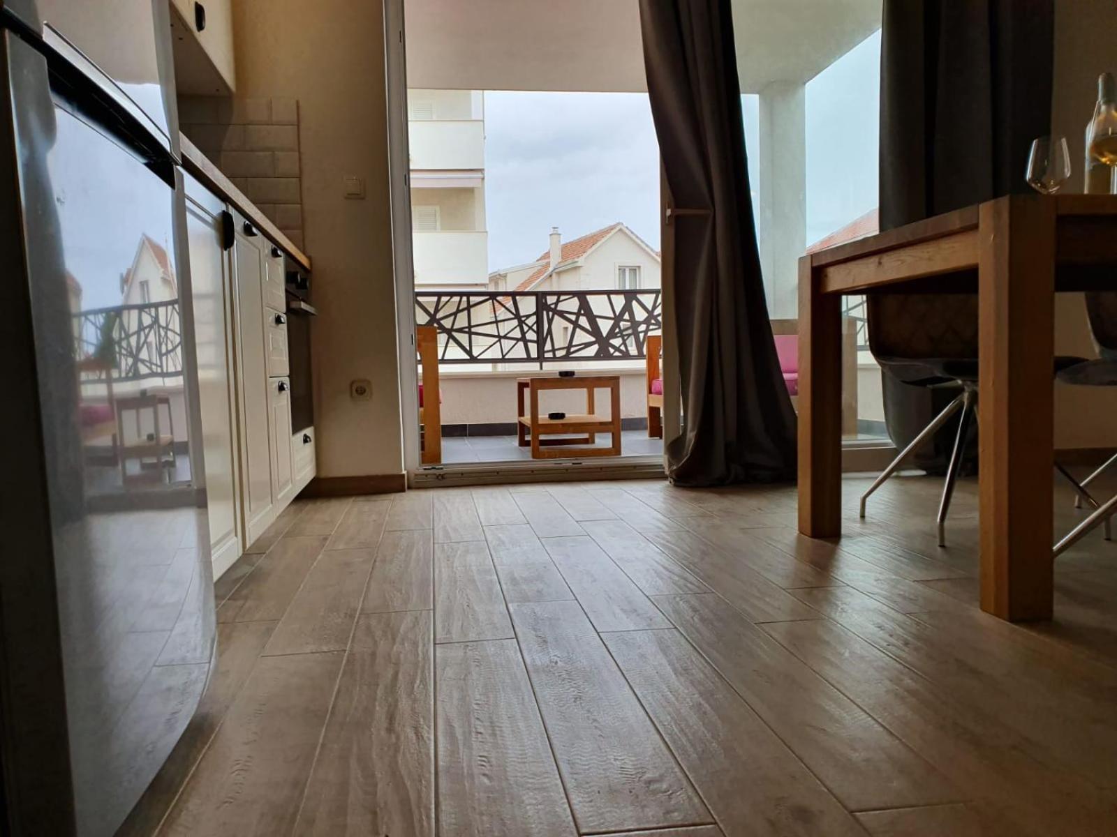 L&L Apartmani 1 ボル エクステリア 写真